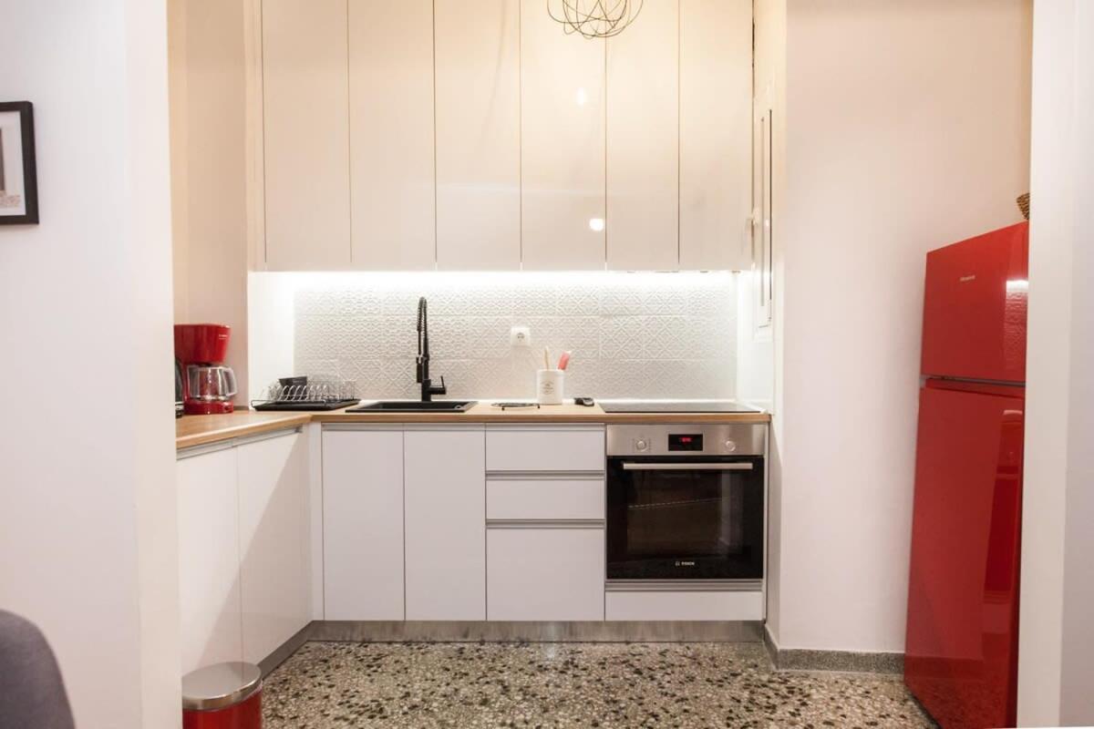 Contemporary Stylish Apartment Located Near Metaxourgeio Area Athens Exterior photo