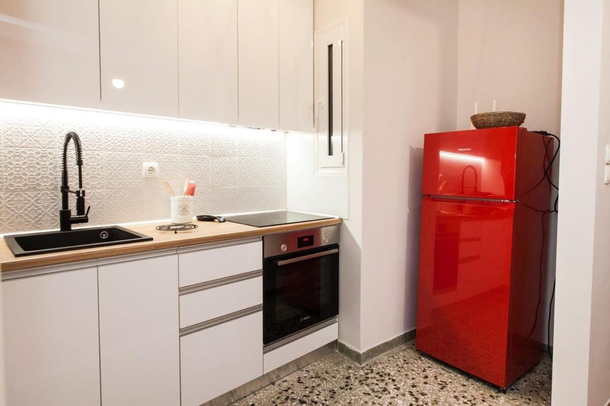 Contemporary Stylish Apartment Located Near Metaxourgeio Area Athens Exterior photo