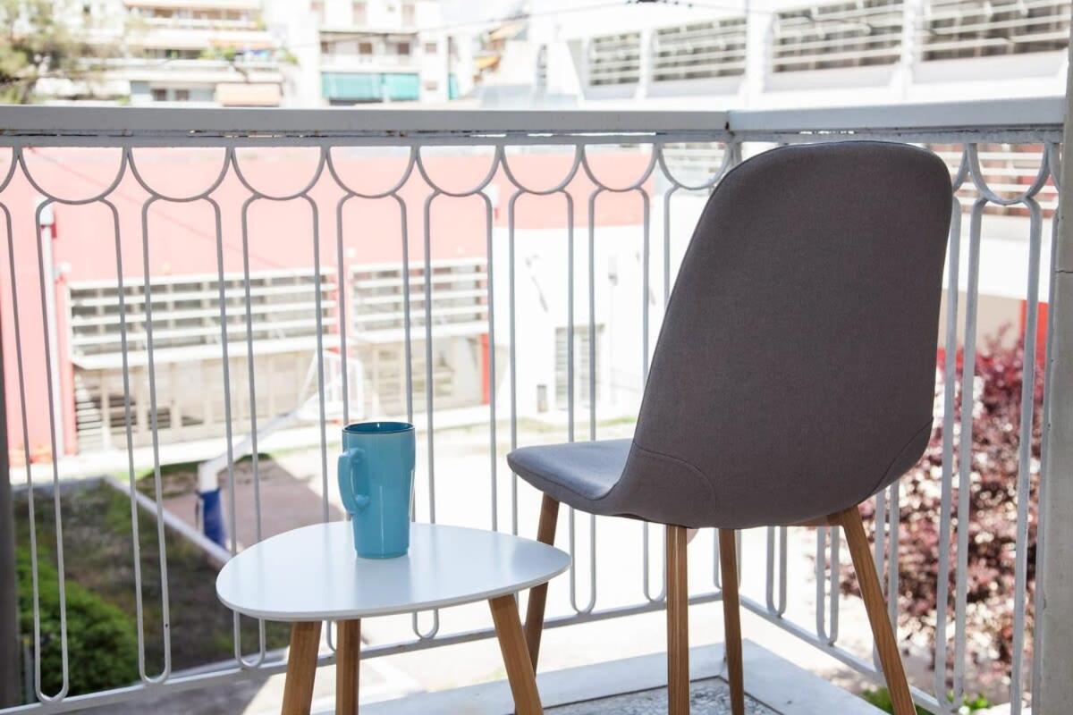 Contemporary Stylish Apartment Located Near Metaxourgeio Area Athens Exterior photo