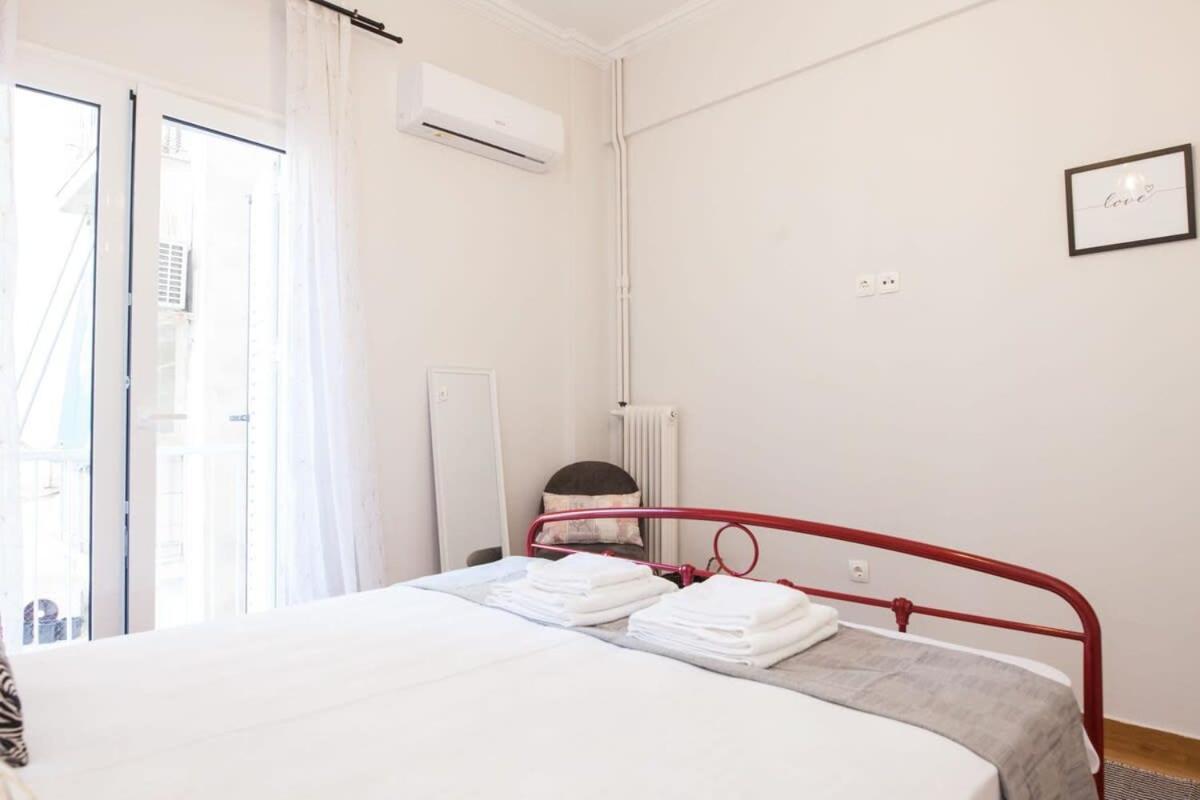 Contemporary Stylish Apartment Located Near Metaxourgeio Area Athens Exterior photo