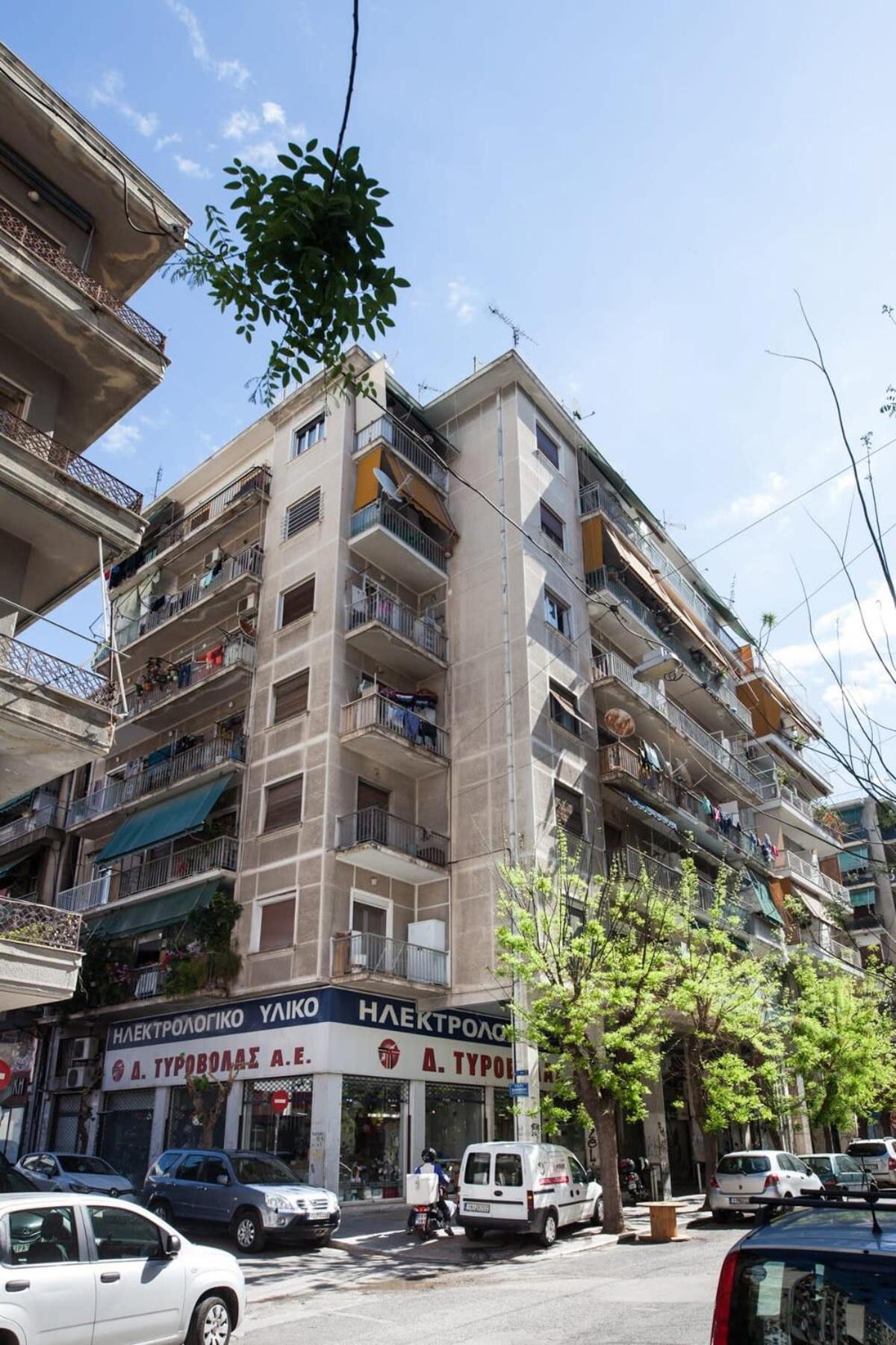 Contemporary Stylish Apartment Located Near Metaxourgeio Area Athens Exterior photo